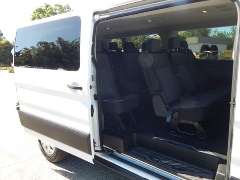 Used 2024 Ford Transit 350 XLT RWD image 4