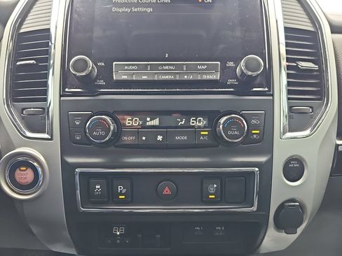 Used 2021 Nissan Titan SV w/ SV Convenience Package RWD image 24