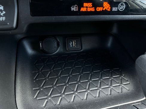 Used 2025 Toyota RAV4 XLE image 26