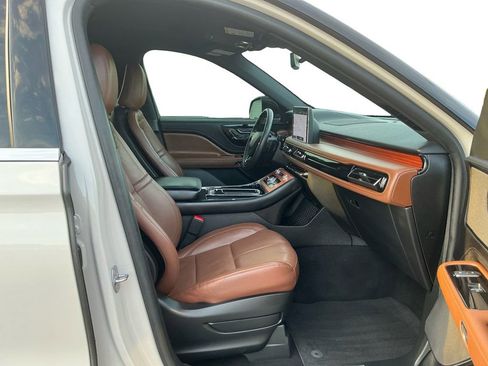 Used 2024 Lincoln Aviator Reserve w/ Equipment Group 201A image 22