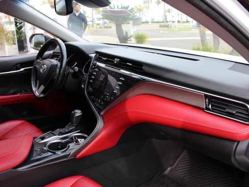 Used 2019 Toyota Camry XSE image 14