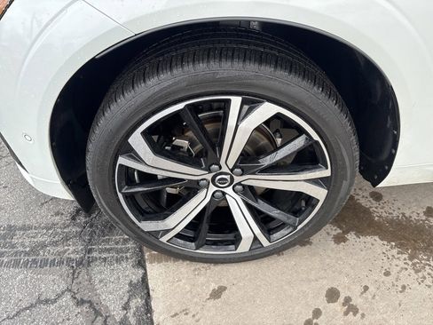 Certified 2024 Volvo XC60 B5 Ultimate w/ Protection Package Premier image 11