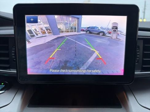 Used 2021 Ford Explorer XLT w/ Equipment Group 202A image 31