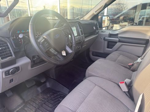 Used 2017 Ford F150 XLT w/ Equipment Group 302A Luxury image 9