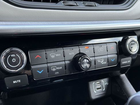 Used 2025 Jeep Compass Limited AWD/4WD image 23