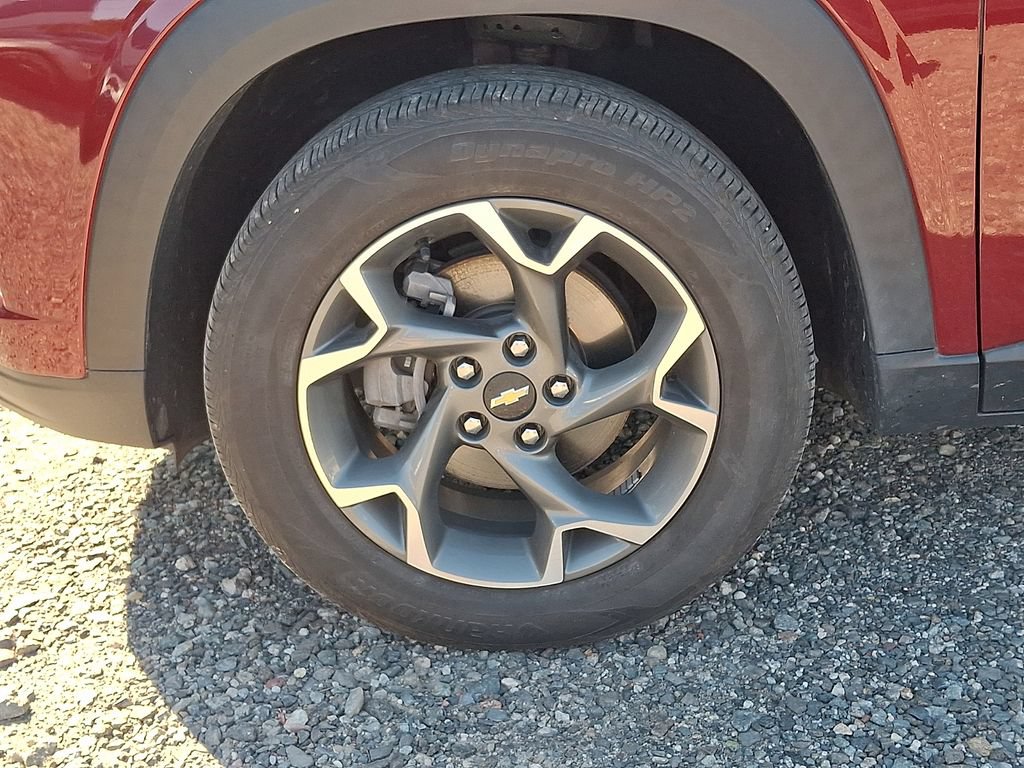Certified 2024 Chevrolet Trax LT FWD image 32