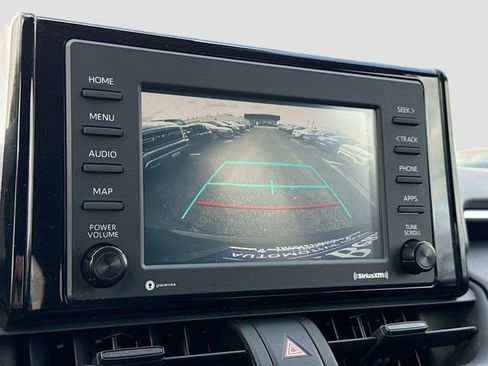 Used 2020 Toyota RAV4 LE image 14