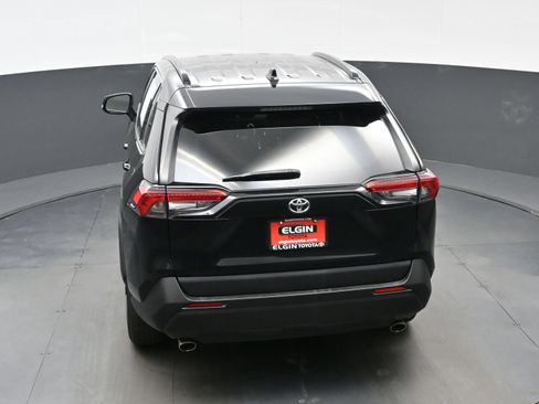 Used 2021 Toyota RAV4 XLE AWD/4WD image 39
