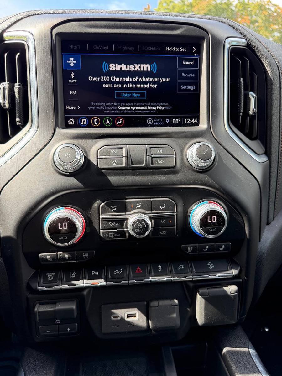 Used 2021 GMC Sierra 3500 AT4 w/ AT4 Premium Plus Package AWD/4WD image 25