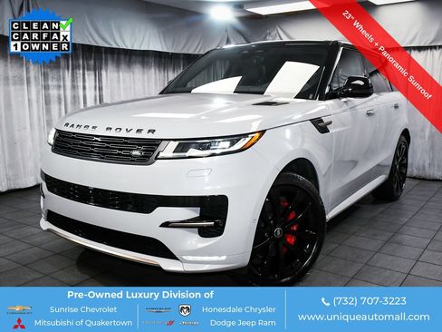 Used 2025 Land Rover Range Rover Sport Dynamic SE AWD/4WD image 1