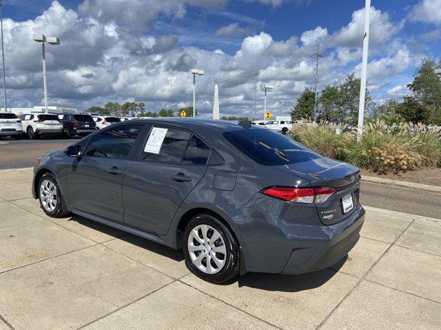 Used 2025 Toyota Corolla LE FWD image 7