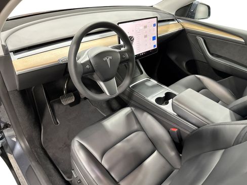 Certified 2023 Tesla Model Y AWD image 9