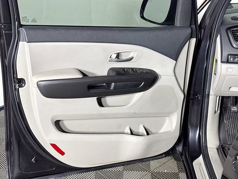 Used 2020 Kia Sedona EX FWD image 10