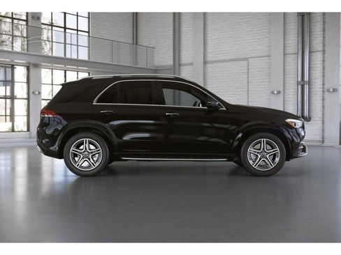 Used 2022 Mercedes-Benz GLE 450 4MATIC image 2