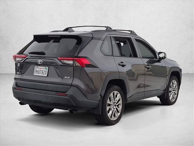 Used 2023 Toyota RAV4 XLE Premium FWD image 5