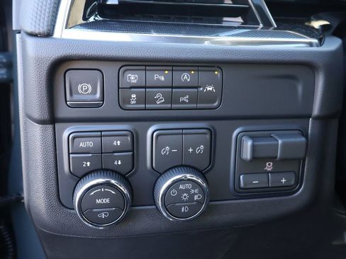 New 2026 Chevrolet Suburban RST image 22