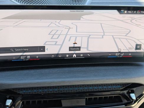 Used 2025 BMW 330i xDrive Sedan w/ Premium Package image 24