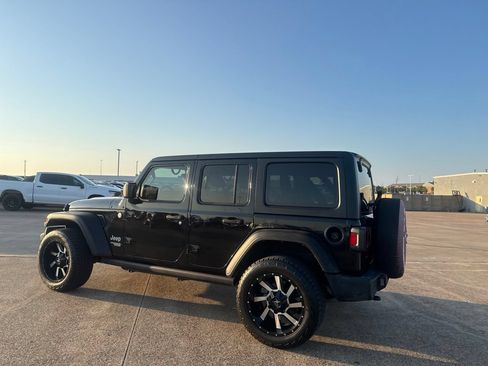 Used 2019 Jeep Wrangler Unlimited Sport S AWD/4WD image 10