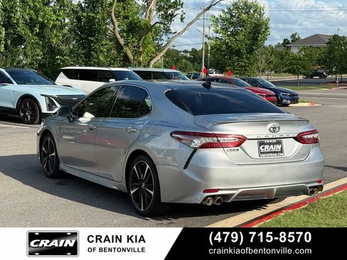 Used 2018 Toyota Camry XSE FWD image 5