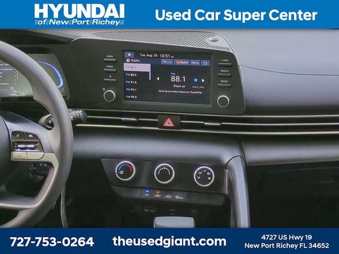 Used 2024 Hyundai Elantra SE FWD image 18