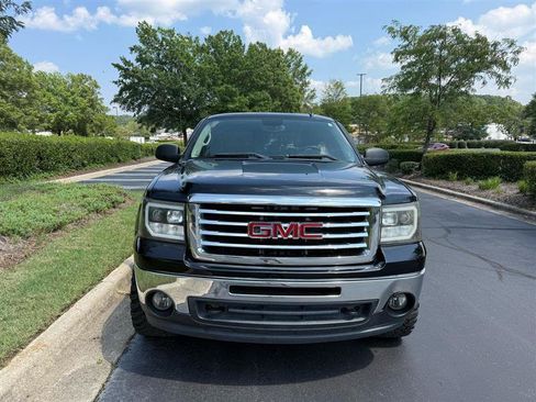 Used 2011 GMC Sierra 1500 SLE w/ All-Terrain Package AWD/4WD image 9