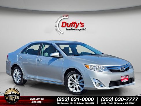 Used 2013 Toyota Camry XLE w/ Leather Pkg image 1