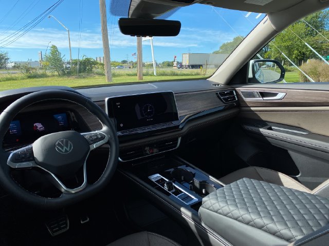 Used 2026 Volkswagen Atlas SEL AWD/4WD image 12