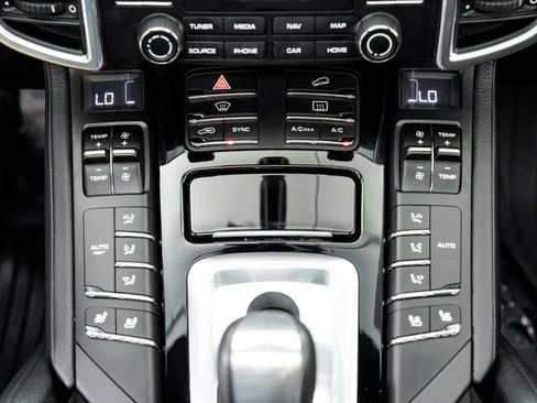 Certified 2018 Porsche Cayenne Platinum Edition AWD/4WD image 20