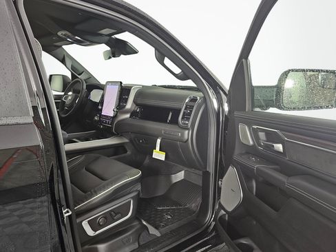 New 2026 RAM 1500 Laramie w/ Night Edition AWD/4WD image 39
