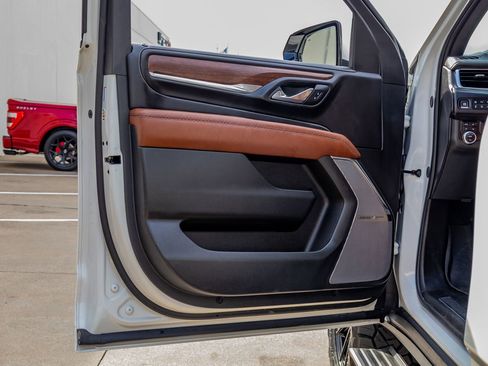 Used 2024 GMC Yukon XL Denali Ultimate AWD/4WD image 39