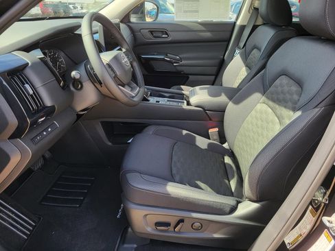 New 2026 Nissan Pathfinder SV image 19