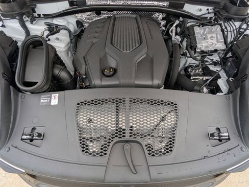 New 2026 Porsche Macan AWD/4WD image 28
