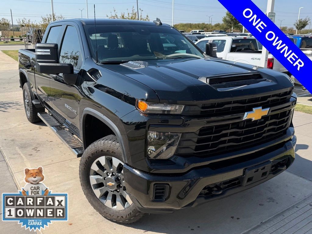 Used 2025 Chevrolet Silverado 2500 Custom AWD/4WD image 3