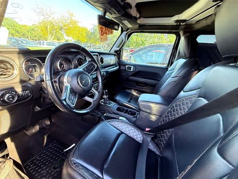 Used 2021 Jeep Gladiator Overland image 10