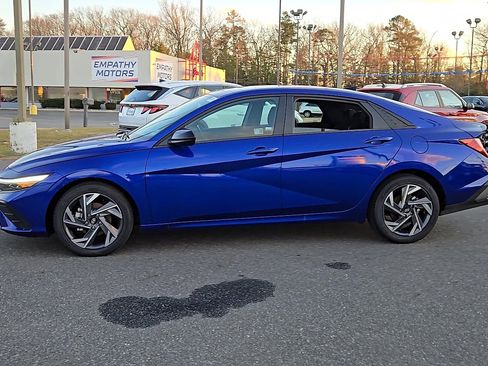 Certified 2025 Hyundai Elantra Sport image 5