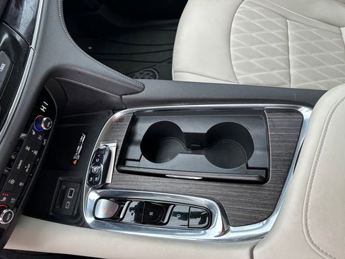 Used 2023 Buick Enclave Avenir w/ Avenir Technology Package image 18