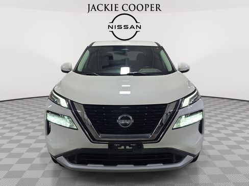 Used 2022 Nissan Rogue SV FWD image 2