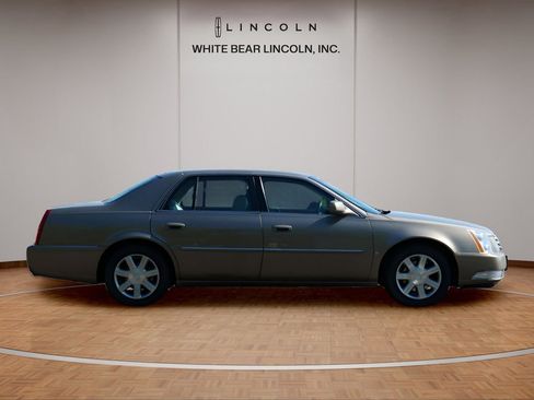 Used 2007 Cadillac DTS Luxury I FWD image 4