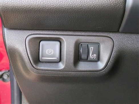 Used 2023 GMC Acadia SLT image 19