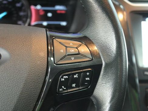 Used 2017 Ford Explorer XLT w/ XLT Technology Feature Bundle FWD image 17