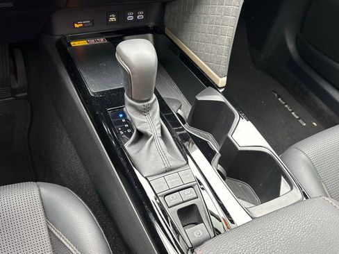 Used 2025 Toyota Camry XLE image 12