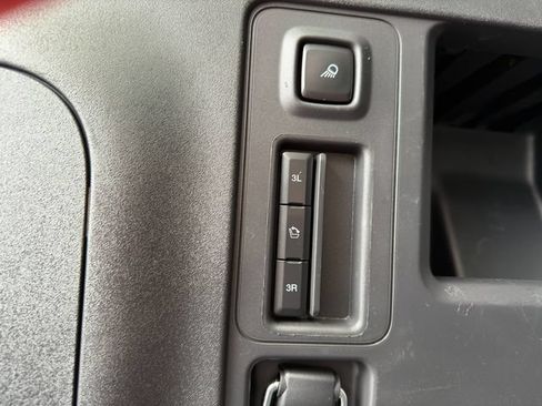 Used 2025 Ford Expedition Active AWD/4WD image 14