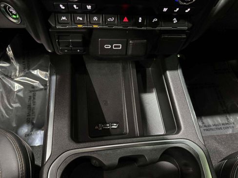 Used 2021 GMC Sierra 1500 AT4 w/ AT4 Premium Package AWD/4WD image 35