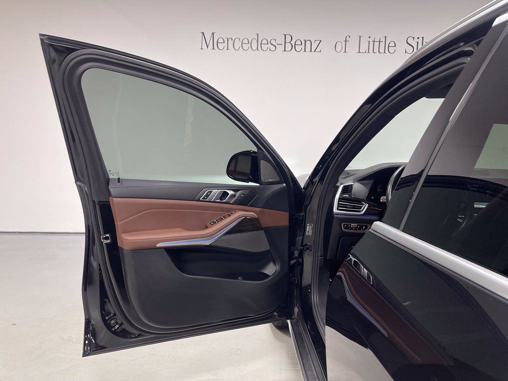 Used 2021 BMW X5 xDrive40i w/ Premium Package AWD/4WD image 17