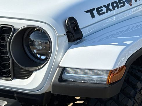 New 2026 Jeep Gladiator Sport AWD/4WD image 4