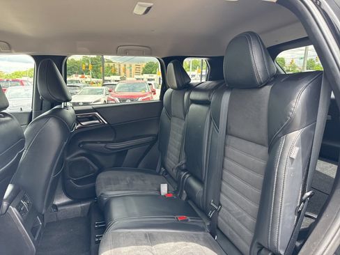 Used 2024 Mitsubishi Outlander SE AWD/4WD image 23