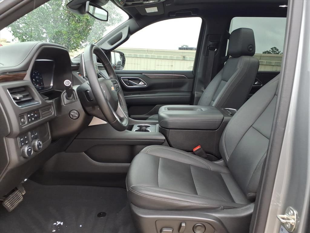 Used 2023 Chevrolet Tahoe LT w/ Luxury Package AWD/4WD image 19