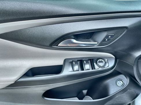 Certified 2025 Buick Envista Avenir FWD image 23