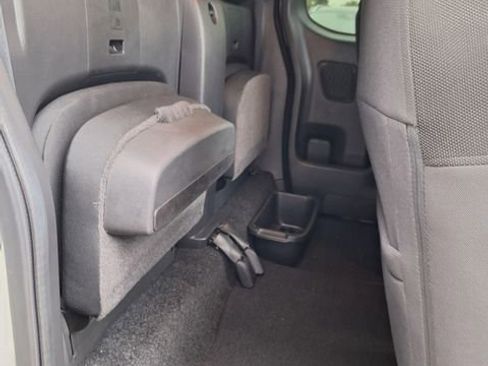 Used 2025 Nissan Frontier SV RWD image 26