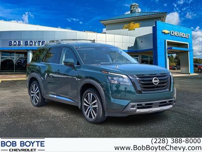Used 2025 Nissan Pathfinder Platinum